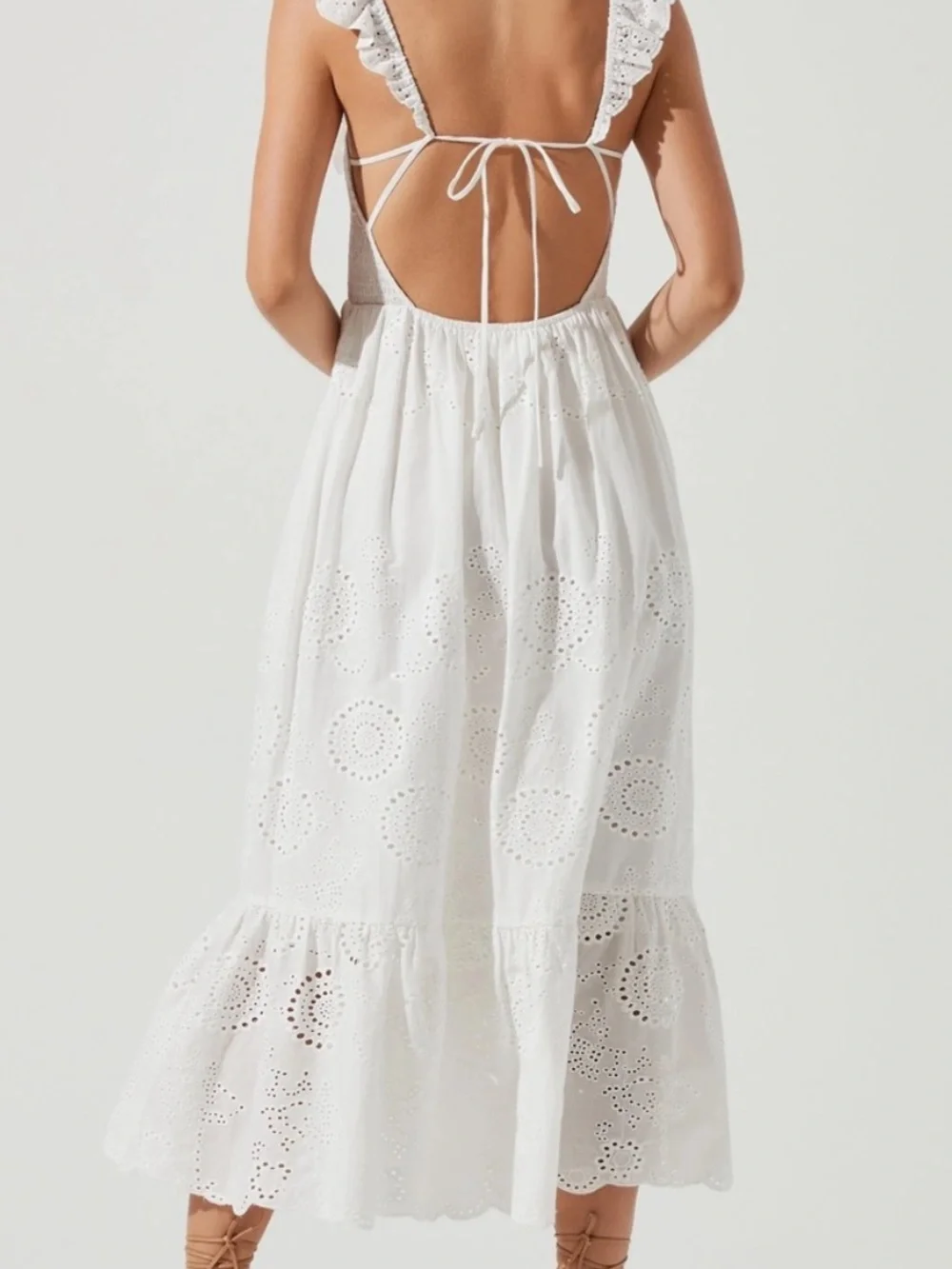 ASTR The Label The Cottage Eyelet MIDI Dress in White, Womens S